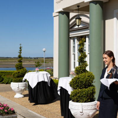 2 Prosecco on arrival for the newlyweds overlooking the sea