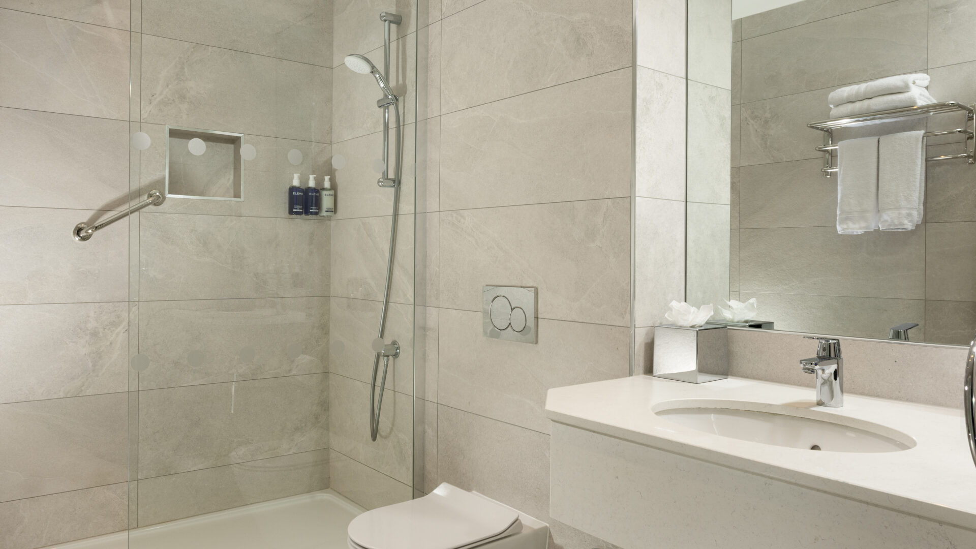 Junior Suite Bathroom