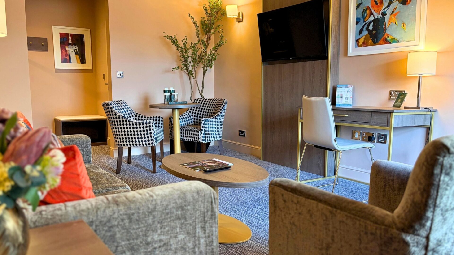 Junior Suite Living Room 3